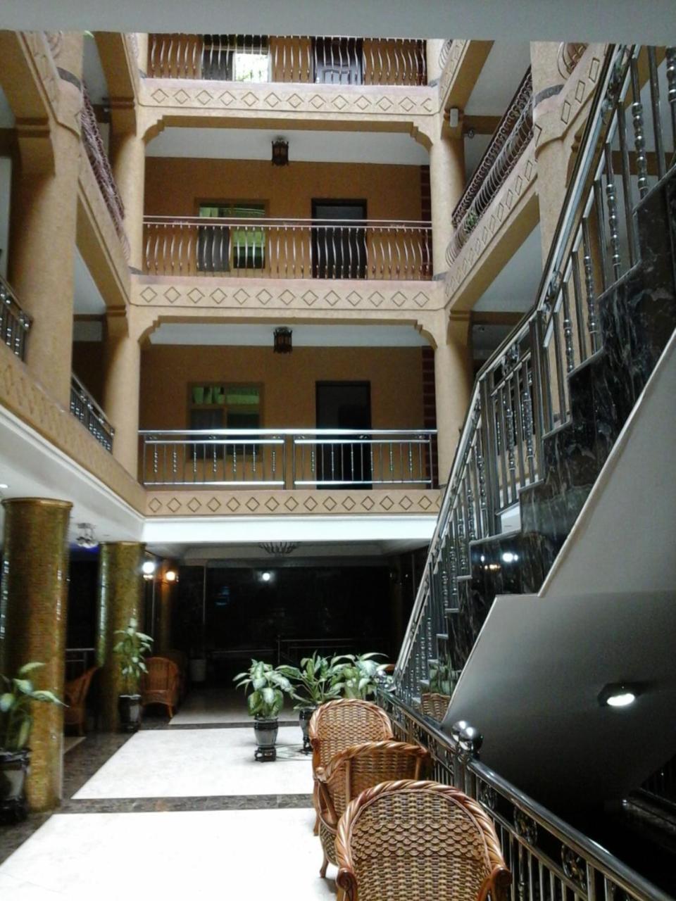 比拉国际大酒店 坎帕拉 外观 照片
